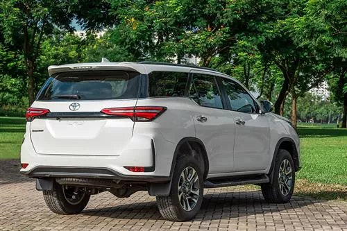 7인승 Toyota Fortuner Saigon ⇔ Vung Tau 렌트