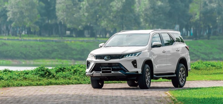 Rent 7-seat Toyota Fortuner Saigon ⇔ Nha Trang