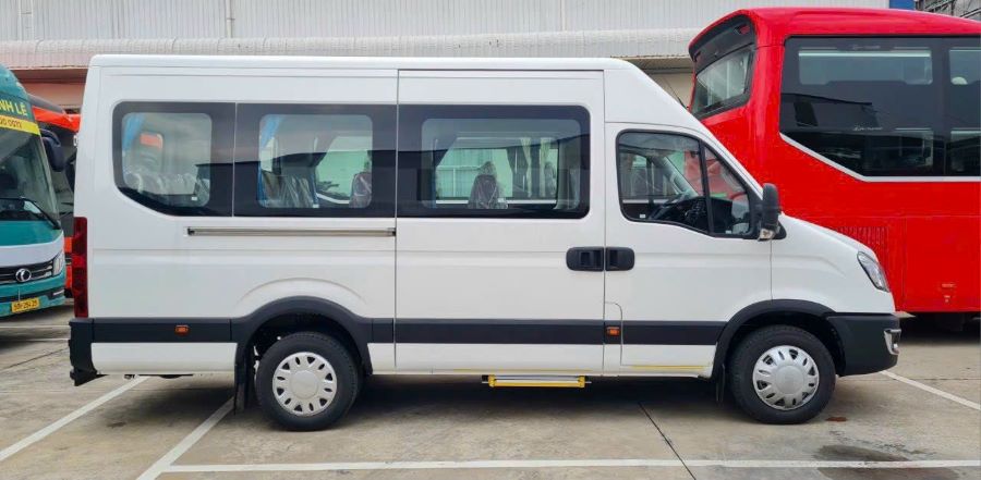 16-seat Car Rental Saigon ⇔ Vung Tau
